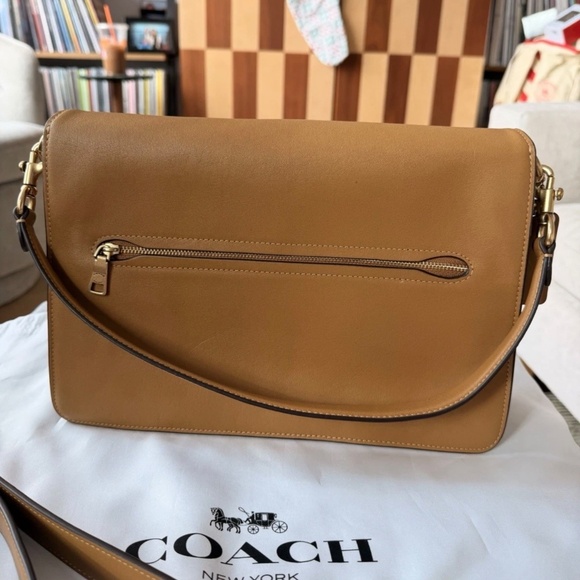 Coach Retail Chain Tabby 30 in Honey Brown with Brass Hardware - Picture 4 of 11